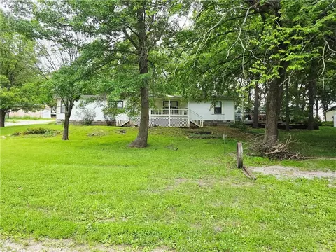 58 N Longviiew Rd, Pleasanton, KS 66075