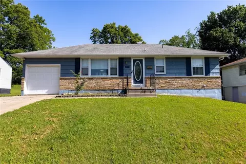 3816 E 72nd Ter, Kansas City, MO 64132