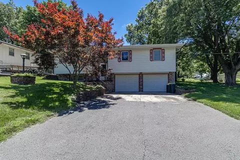 2914 Cronkite Rd, Saint Joseph, MO 64506