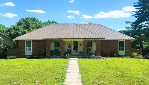 205 E Dauxville Dr, Richmond, MO 64085