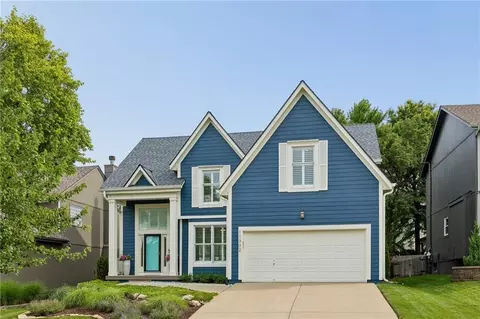 11302 W 132nd Ter, Overland Park, KS 66213