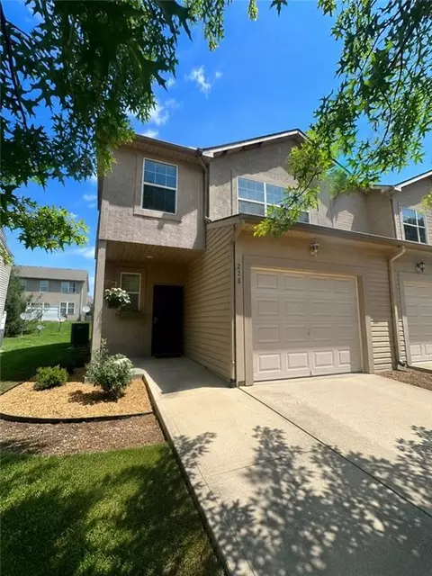 228 N 4th Ter, Louisburg, KS 66053