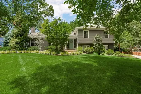 9104 Ensley Ln, Leawood, KS 66206