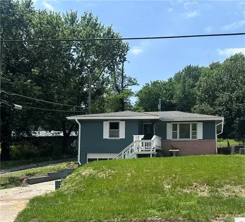 1906 S 22nd St, Saint Joseph, MO 64507