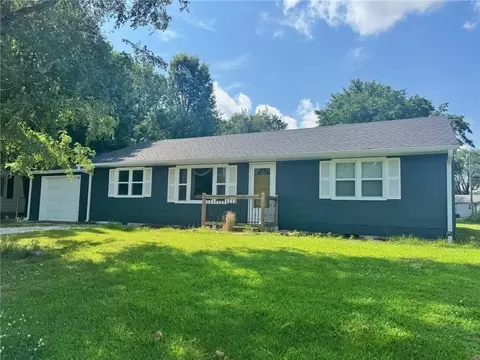 233 W 5th St, Adrian, MO 64720