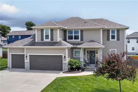 19609 W 197th St, Spring Hill, KS 66083