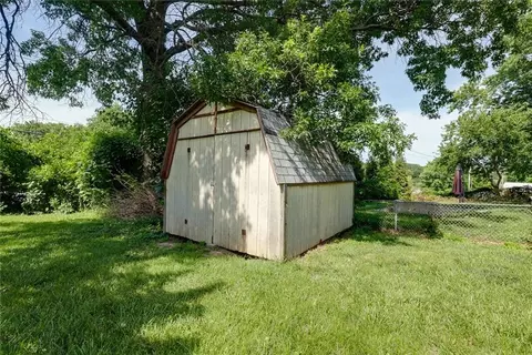Exterior - 15408 E 42nd Pl, Independence, MO 64055 photo 8 of 10