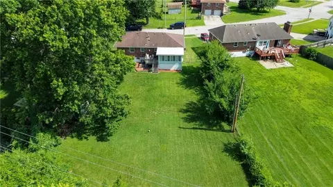 View/Area - 15408 E 42nd Pl, Independence, MO 64055 photo 1 of 3