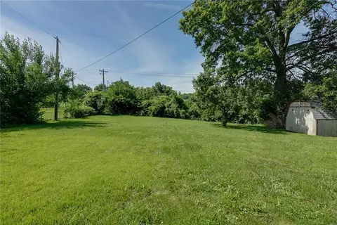 Exterior - 15408 E 42nd Pl, Independence, MO 64055 photo 7 of 10