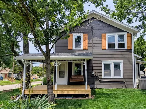226 S Chestnut St, Olathe, KS 66061