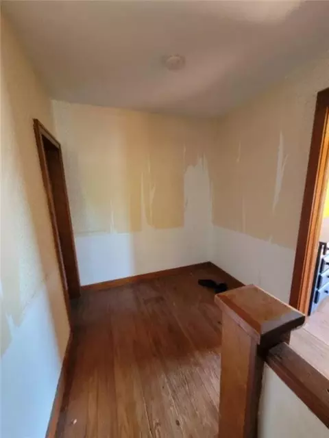 Entry Way - 2103 Main St, Bethany, MO 64424 photo 2 of 2