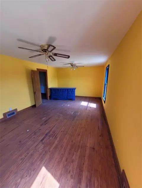 Bedroom - 2103 Main St, Bethany, MO 64424 photo 1 of 2