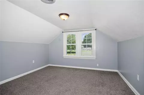 Bedroom - 109 E Chestnut St, Hamilton, MO 64644 photo 4 of 5