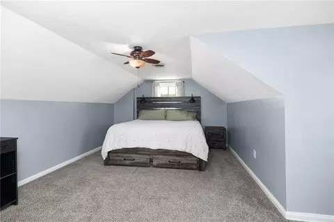 Bedroom - 109 E Chestnut St, Hamilton, MO 64644 photo 3 of 5