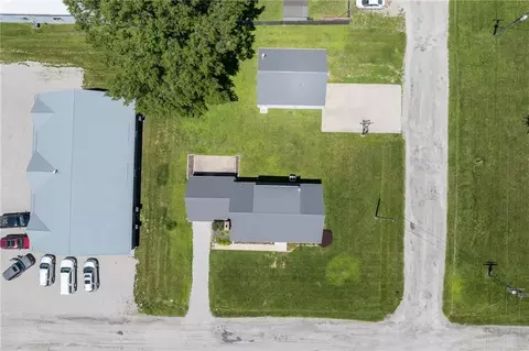 View/Area - 109 E Chestnut St, Hamilton, MO 64644 photo 5 of 5