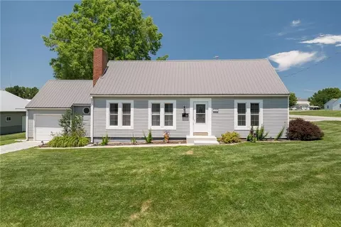 109 E Chestnut St, Hamilton, MO 64644