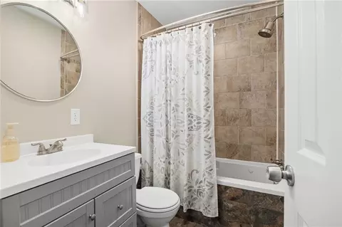 Bath - 109 E Chestnut St, Hamilton, MO 64644 photo 1 of 2