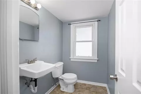 Bath - 109 E Chestnut St, Hamilton, MO 64644 photo 2 of 2