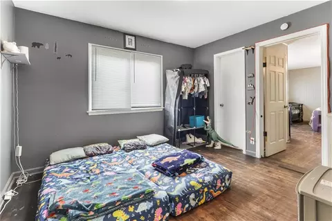 Bedroom - 12907 E Mccoy St, Independence, MO 64055 photo 2 of 2