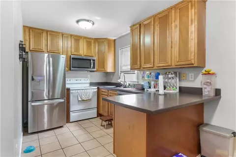 Kitchen - 12907 E Mccoy St, Independence, MO 64055 photo 2 of 2
