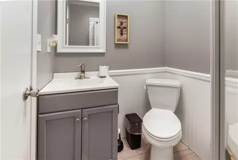 Bath - 12907 E Mccoy St, Independence, MO 64055 photo 2 of 3