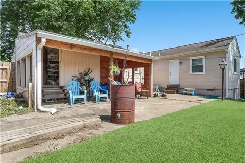Exterior - 12907 E Mccoy St, Independence, MO 64055 photo 2 of 4