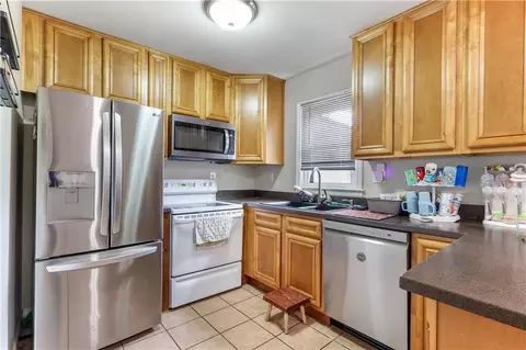 Kitchen - 12907 E Mccoy St, Independence, MO 64055 photo 1 of 2