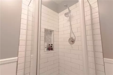 Bath - 12907 E Mccoy St, Independence, MO 64055 photo 3 of 3