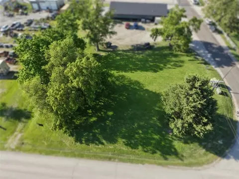 Main & Pineview Street, Stanberry, MO 64489