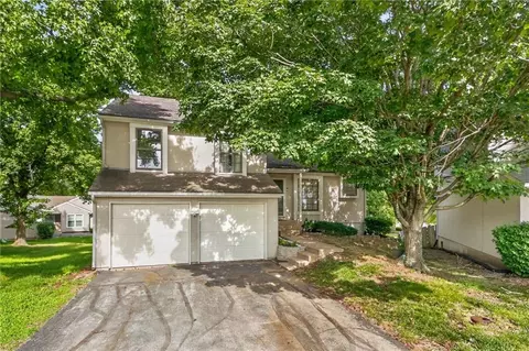 12357 W 107th Ter, Overland Park, KS 66210