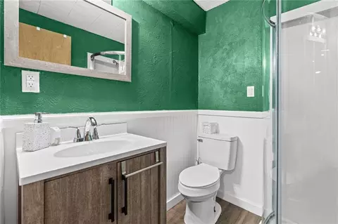 Bath - 609 Loran Ln, Raymore, MO 64083 photo 3 of 3