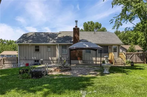 Exterior - 609 Loran Ln, Raymore, MO 64083 photo 3 of 3