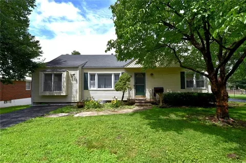 Exterior - 9604 E 32nd St, Independence, MO 64052 photo 10 of 12