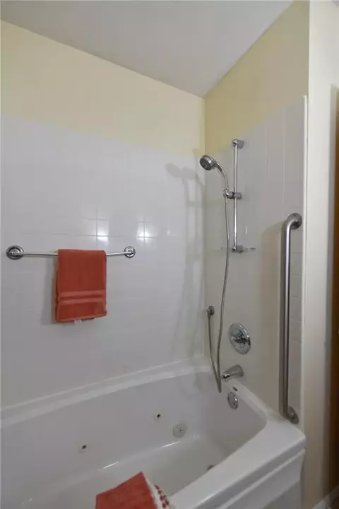 Bath - 9604 E 32nd St, Independence, MO 64052 photo 2 of 4