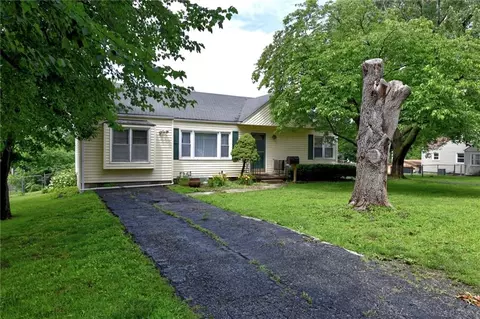 Exterior - 9604 E 32nd St, Independence, MO 64052 photo 12 of 12