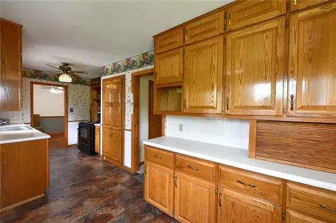 Kitchen - 9604 E 32nd St, Independence, MO 64052 photo 3 of 5