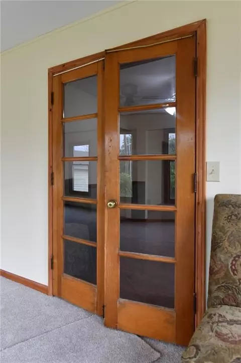 Entry Way - 9604 E 32nd St, Independence, MO 64052 photo 4 of 7