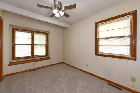 Bedroom - 9604 E 32nd St, Independence, MO 64052 photo 5 of 5