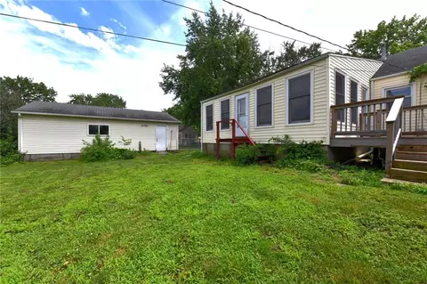 Exterior - 9604 E 32nd St, Independence, MO 64052 photo 5 of 12