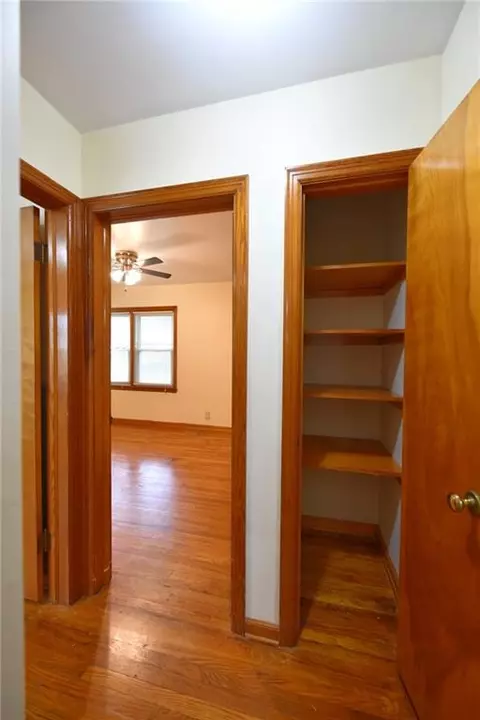 Entry Way - 9604 E 32nd St, Independence, MO 64052 photo 5 of 7