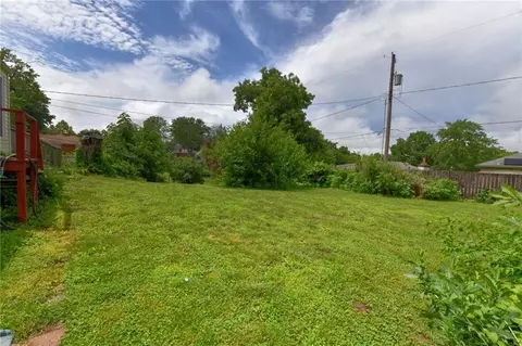 Exterior - 9604 E 32nd St, Independence, MO 64052 photo 3 of 12