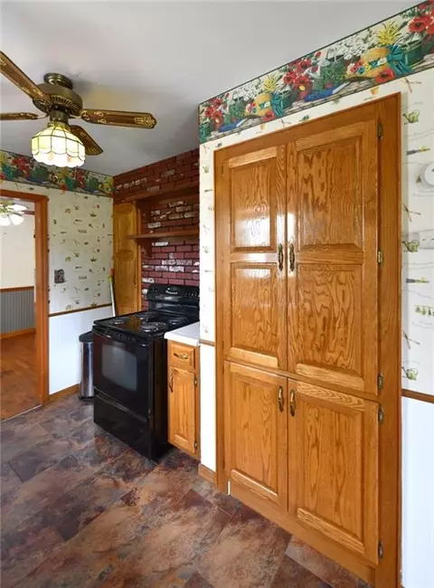 Kitchen - 9604 E 32nd St, Independence, MO 64052 photo 2 of 5