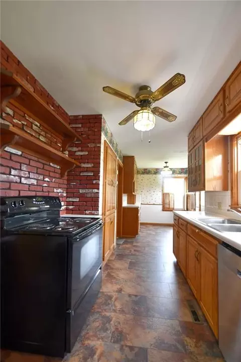 Kitchen - 9604 E 32nd St, Independence, MO 64052 photo 5 of 5