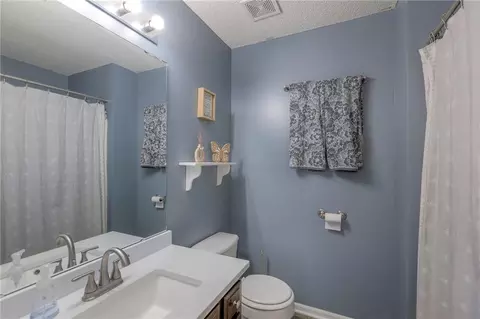 Bath - 18909 E 12th Ter, Independence, MO 64057 photo 1 of 2