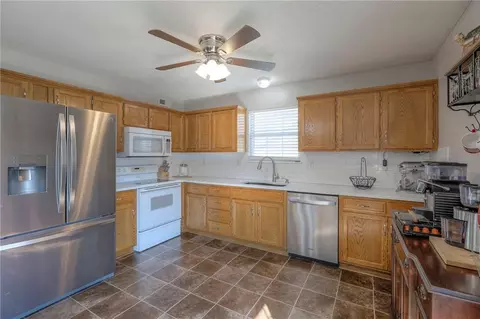 Kitchen - 18909 E 12th Ter, Independence, MO 64057 photo 2 of 3