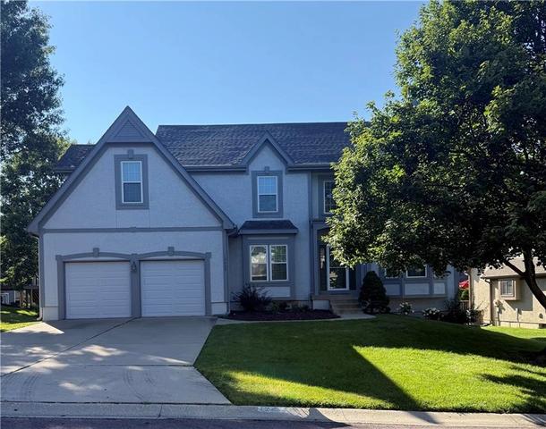 12425 Beverly St, Leawood, KS 66209
