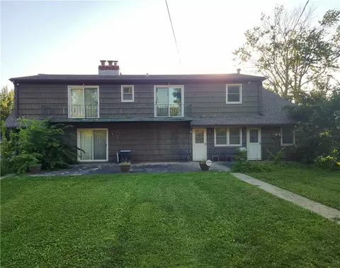 809 N Spring St, Independence, MO 64050 photo 2