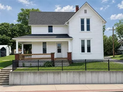 222 W 4th St, Maryville, MO 64468