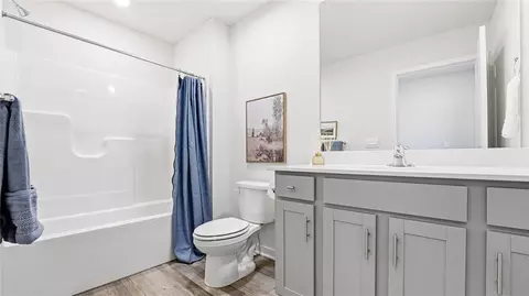 Bath - 721 Solstice Cir, Belton, MO 64012 photo 2 of 2