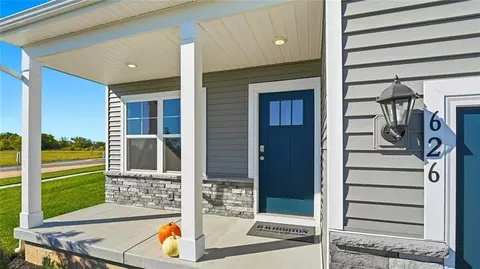 Exterior - 721 Solstice Cir, Belton, MO 64012 photo 9 of 15